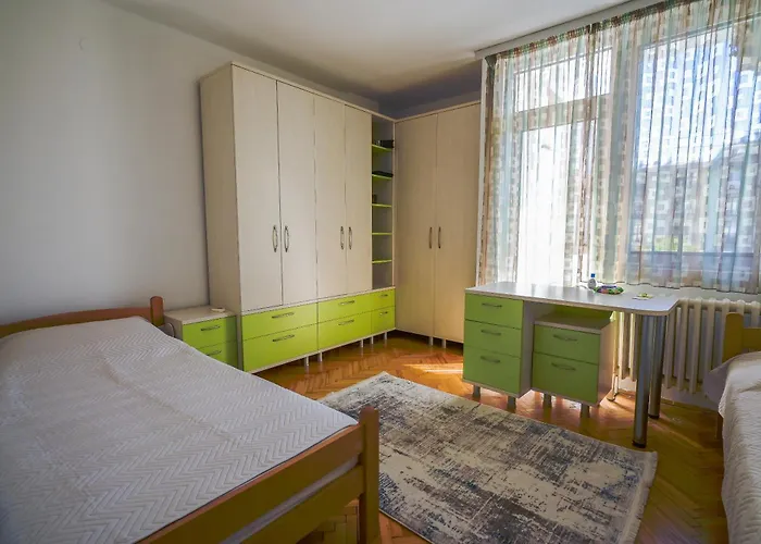 City Centre Comfort Apartment - Free Parking